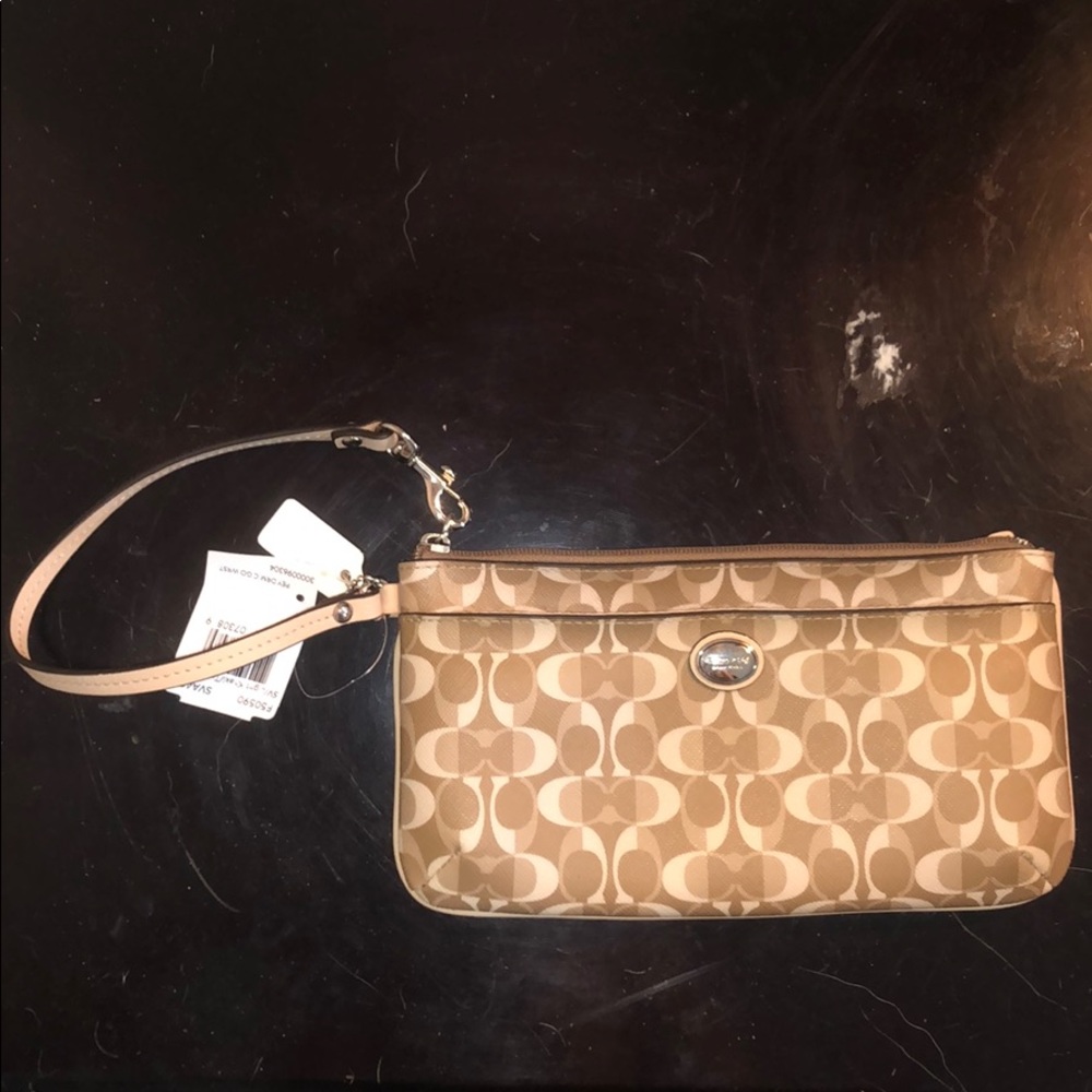 COACH Peyton Dream C Go-Go Wristlet